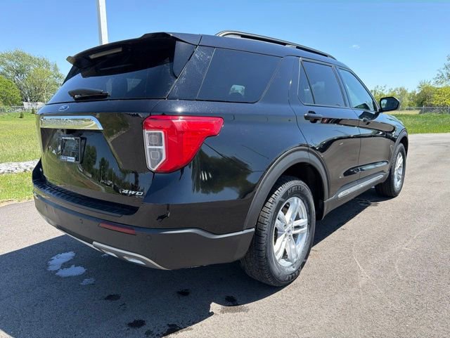 Certified 2023 Ford Explorer XLT w/ Equipment Group 202A AWD/4WD image 7