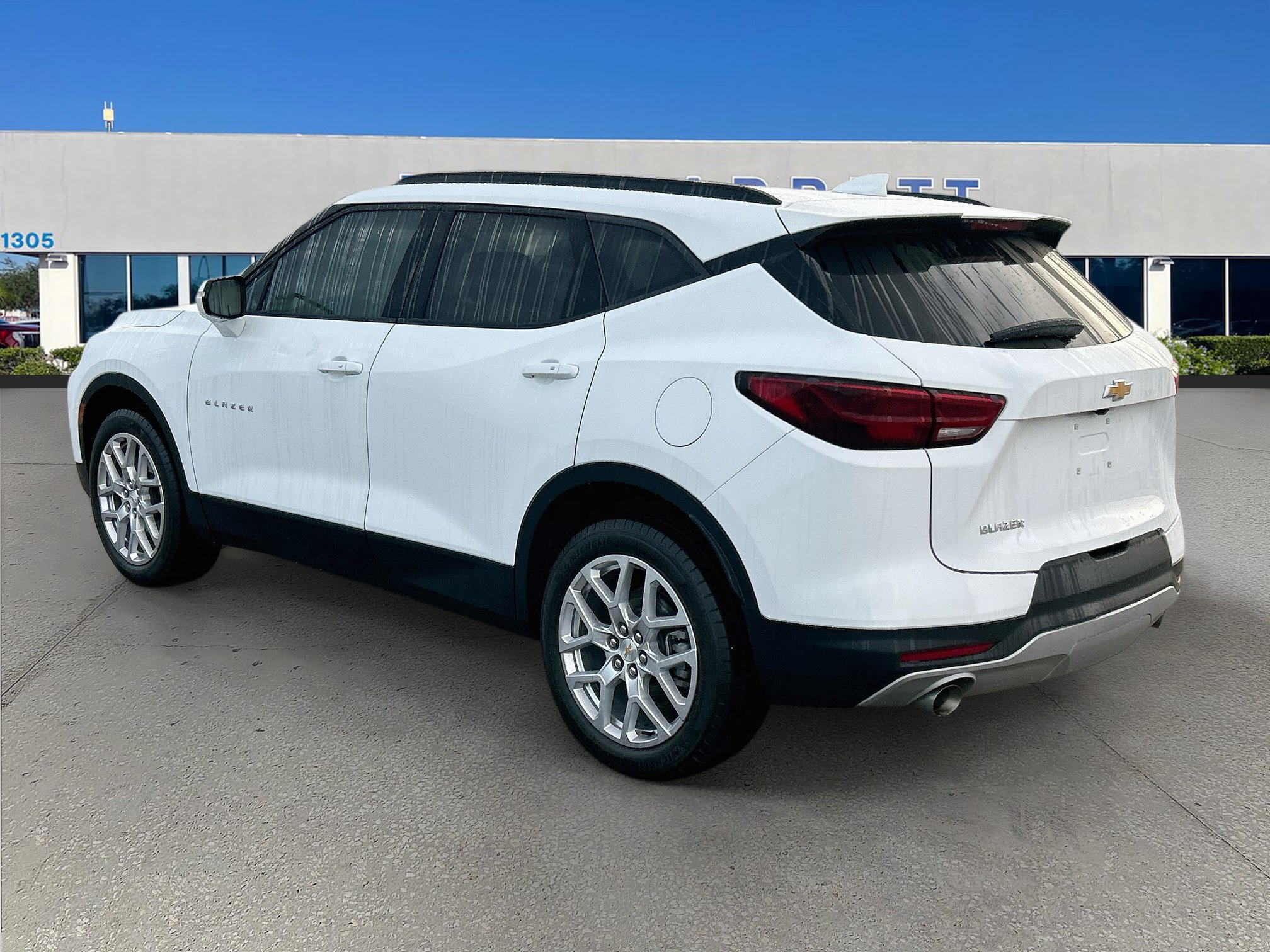 Used 2023 Chevrolet Blazer LT FWD image 5