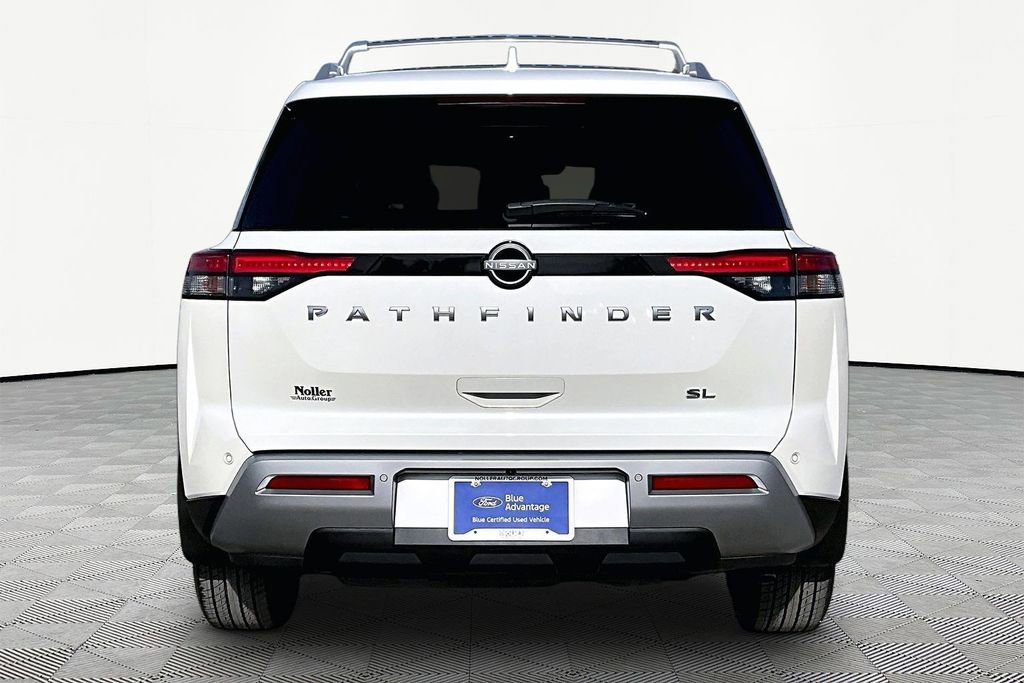 Used 2024 Nissan Pathfinder SL FWD image 3