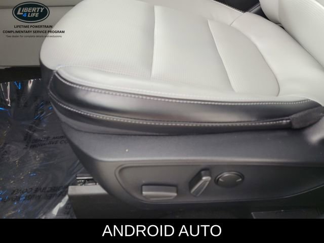 Certified 2024 Ford Escape Platinum w/ Class II Trailer Tow Package image 14