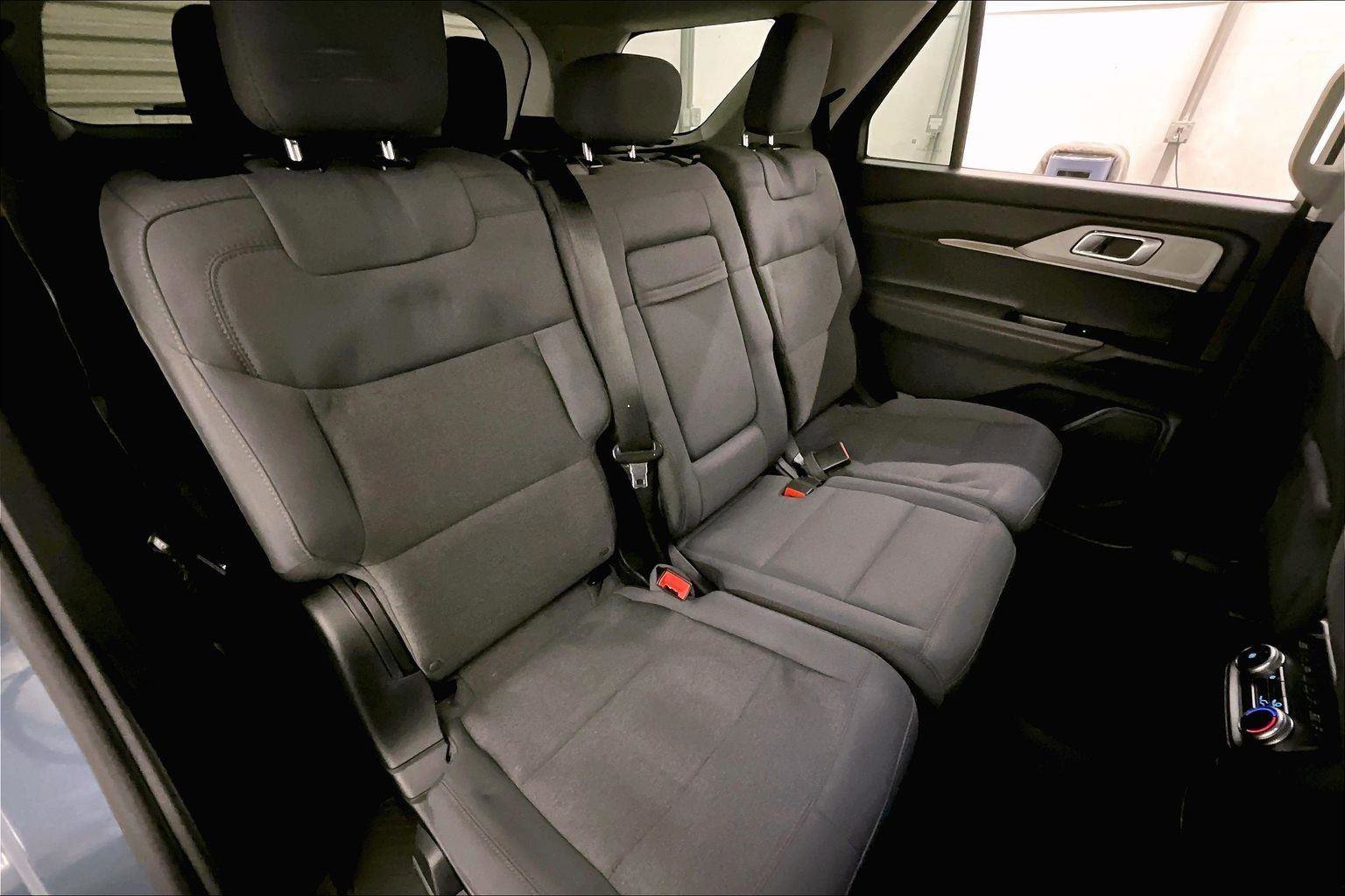 Certified 2025 Ford Explorer Active image 26