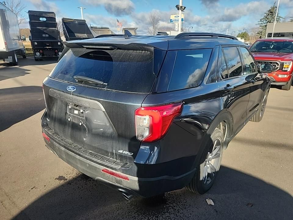 Certified 2023 Ford Explorer XLT w/ Equipment Group 202A image 4