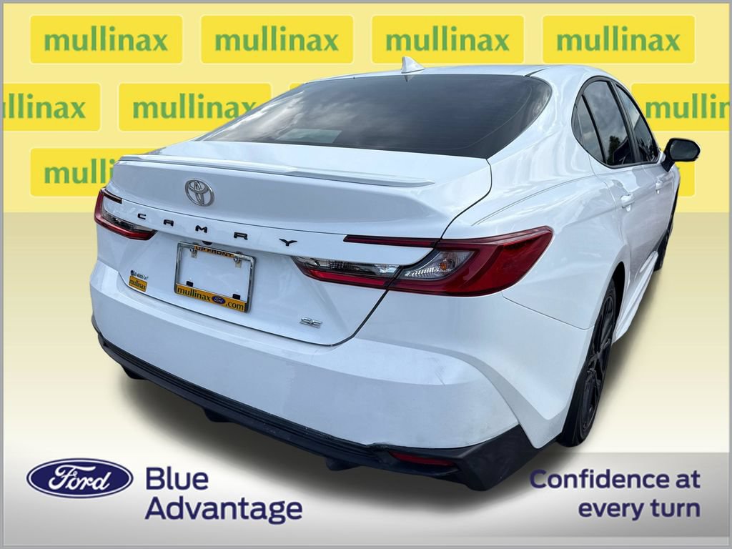 Used 2025 Toyota Camry SE FWD image 4