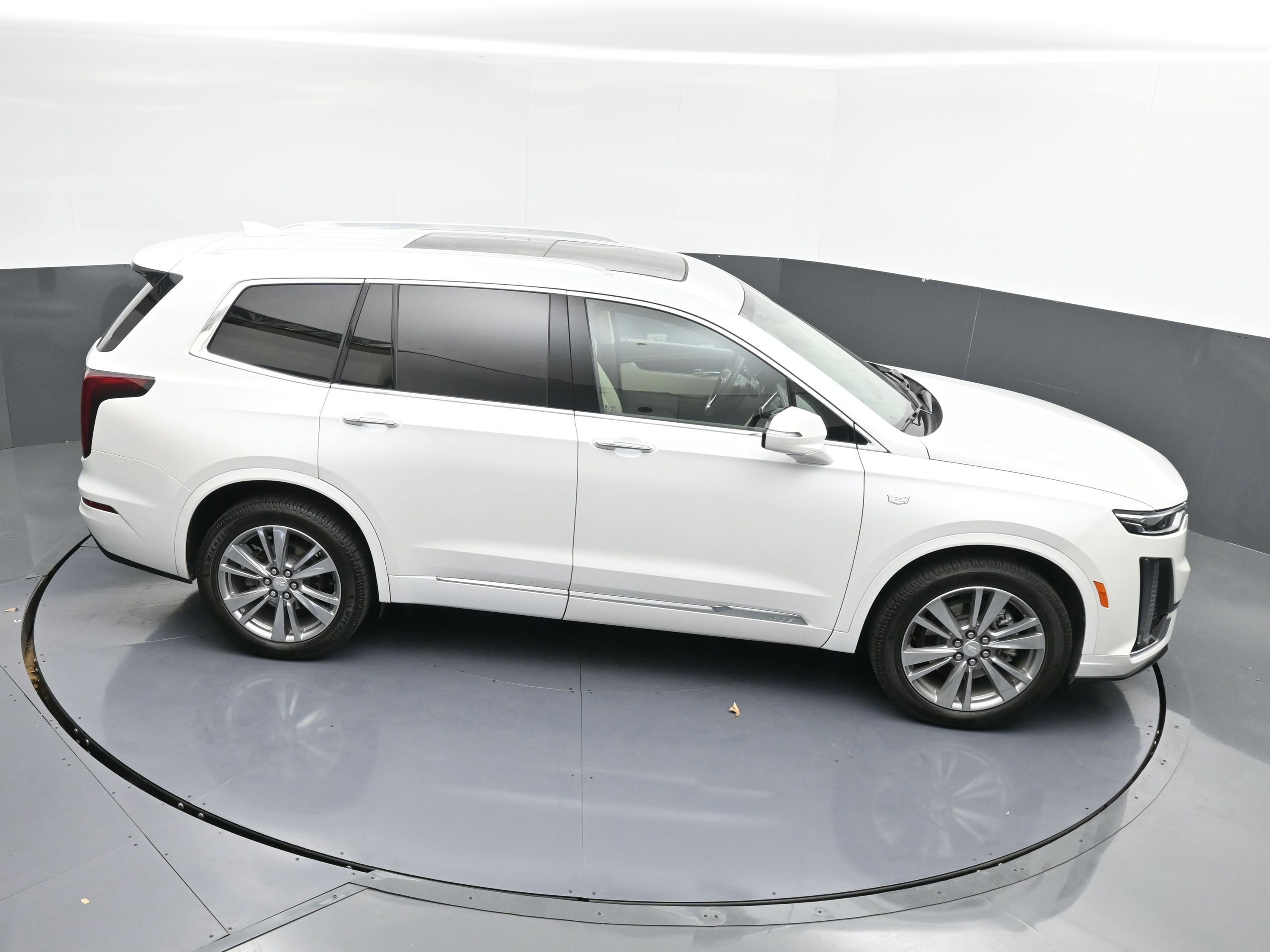 Used 2023 Cadillac XT6 Premium Luxury image 18