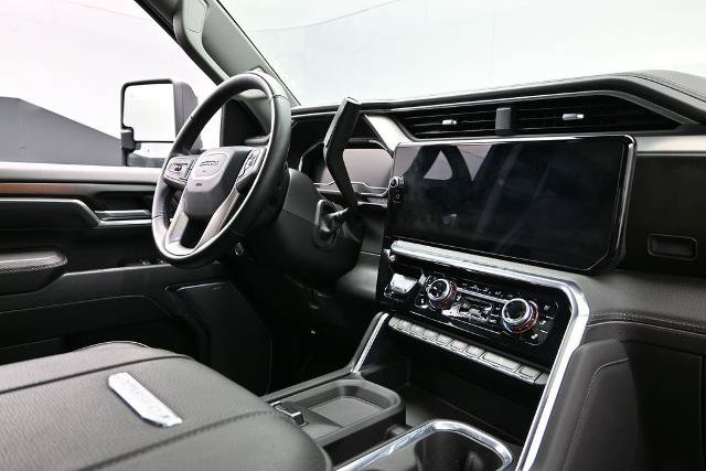Used 2025 GMC Sierra 2500 Denali AWD/4WD image 15