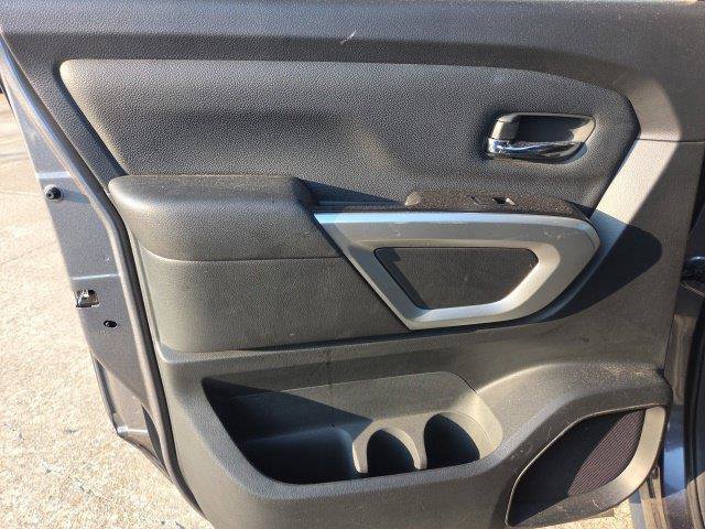 Used 2024 Nissan Titan SV w/ SV Convenience Package RWD image 29