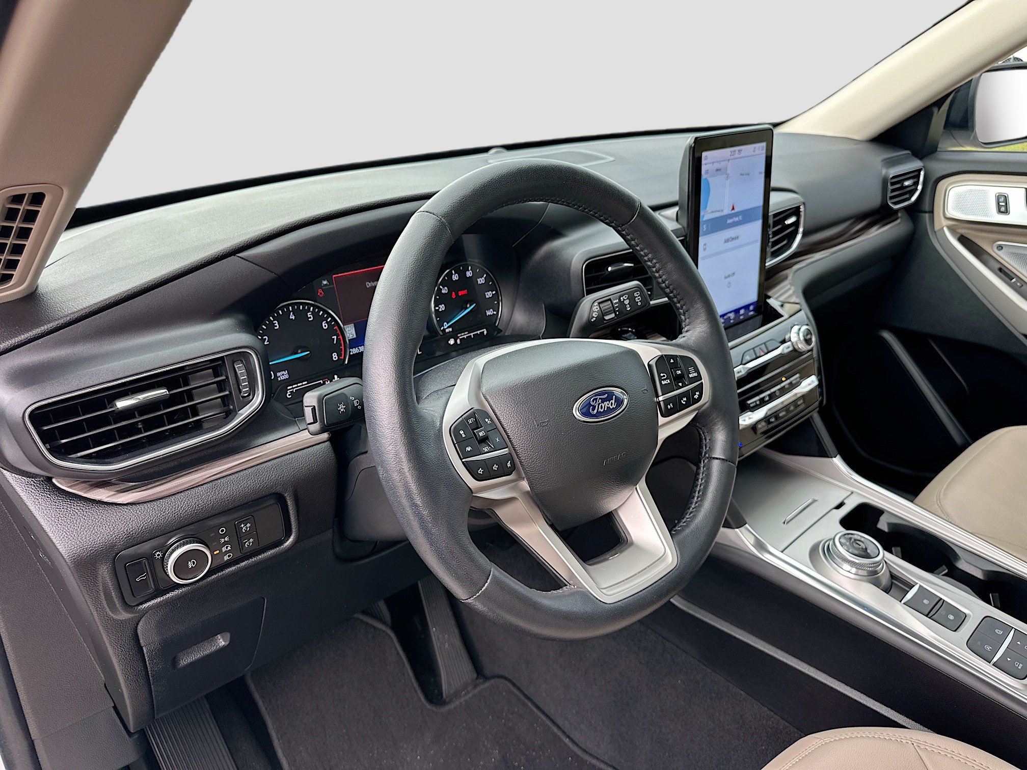Certified 2023 Ford Explorer Limited w/ Limited Technology Package RWD image 9