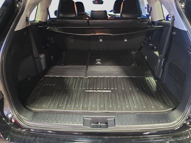 Used 2024 Toyota Highlander AWD image 4