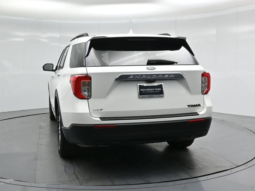 Certified 2024 Ford Explorer XLT RWD image 25