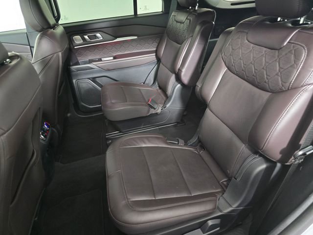 Certified 2025 Ford Explorer Platinum w/ LUX Leather Package AWD/4WD image 19