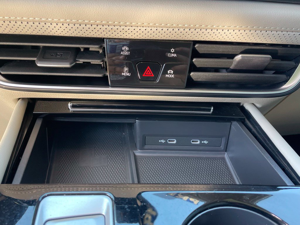 Used 2024 Volkswagen Atlas SE w/ Panoramic Sunroof Package AWD/4WD image 20
