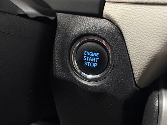 Used 2019 Toyota RAV4 XLE Premium FWD image 16