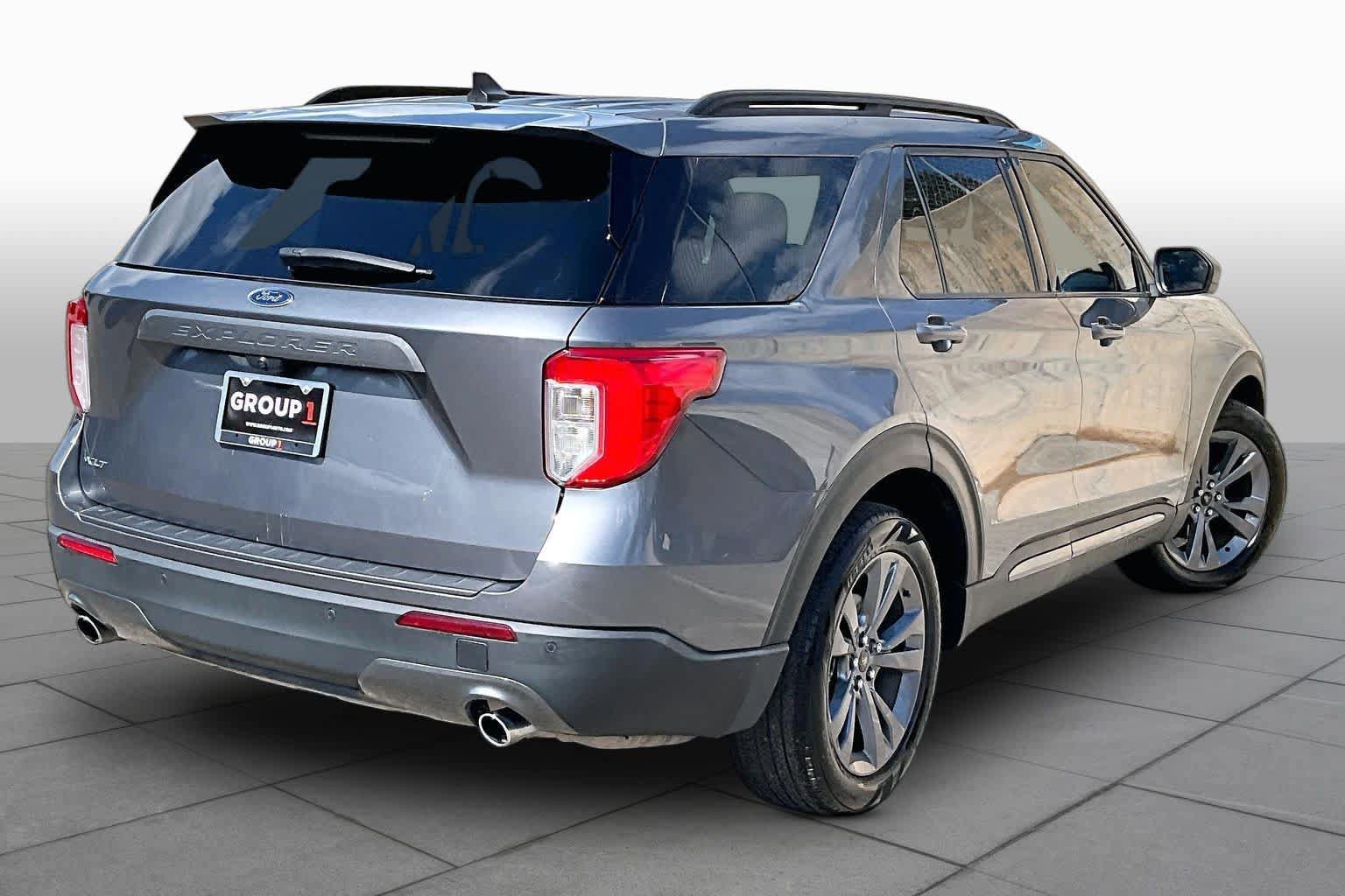 Certified 2022 Ford Explorer XLT w/ Equipment Group 202A RWD image 7