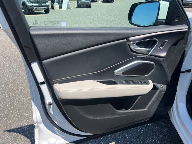 Used 2025 Acura RDX SH-AWD image 10