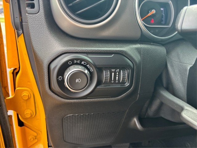 Used 2019 Jeep Wrangler Sport AWD/4WD image 14