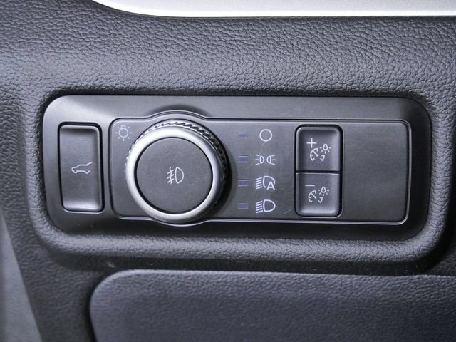 Certified 2022 Ford Explorer XLT w/ Equipment Group 202A AWD/4WD image 25