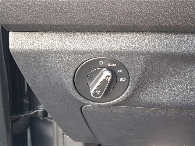 Used 2024 Volkswagen Jetta SE image 24