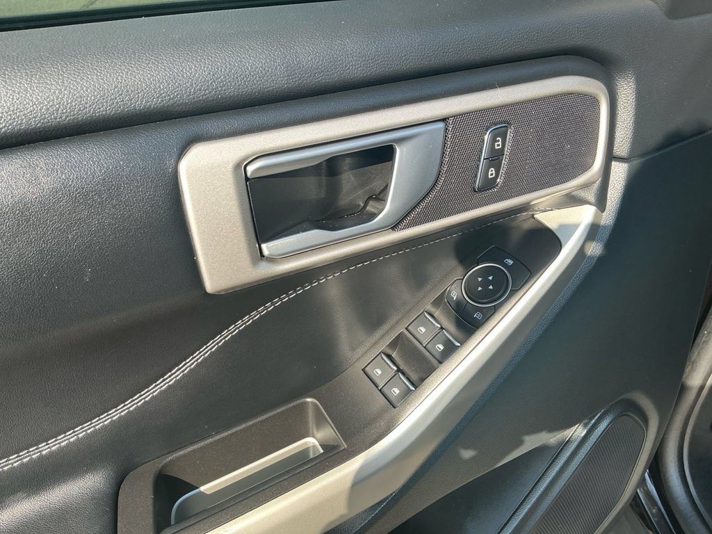 Certified 2023 Ford Explorer XLT RWD image 16