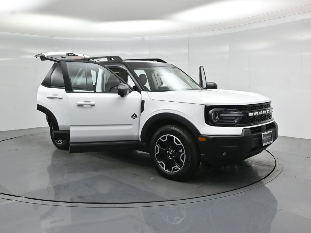 Certified 2025 Ford Bronco Sport Outer Banks w/ Outer Banks Tech Package+ AWD/4WD image 34