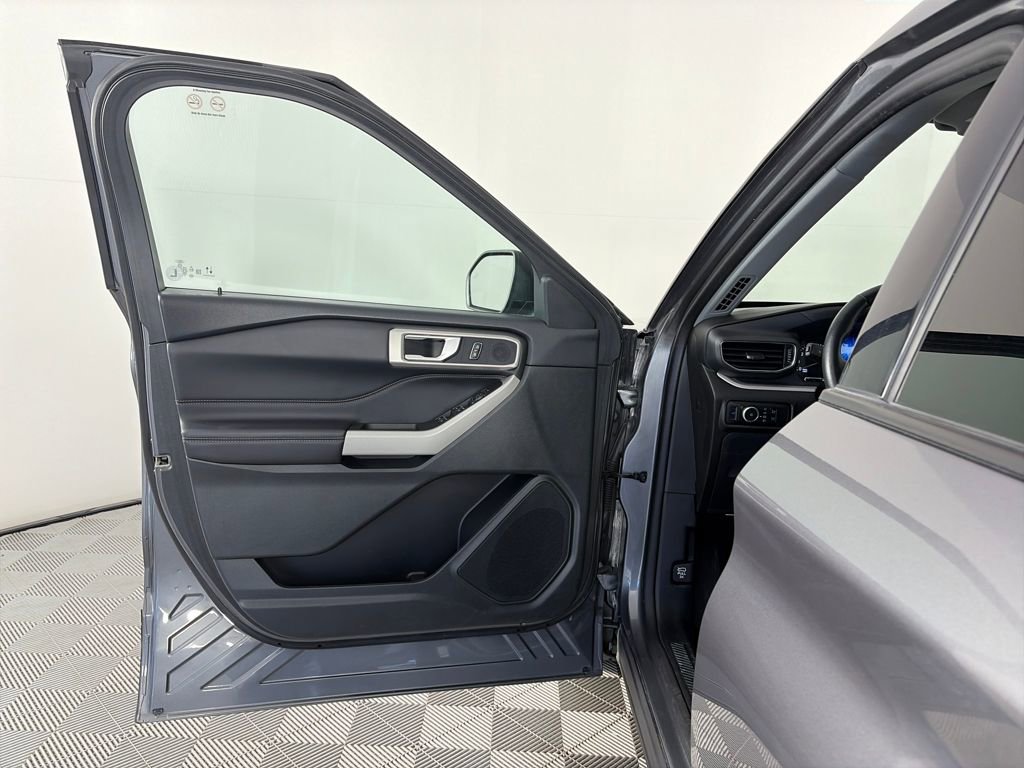 Certified 2024 Ford Explorer XLT w/ Equipment Group 202A image 10