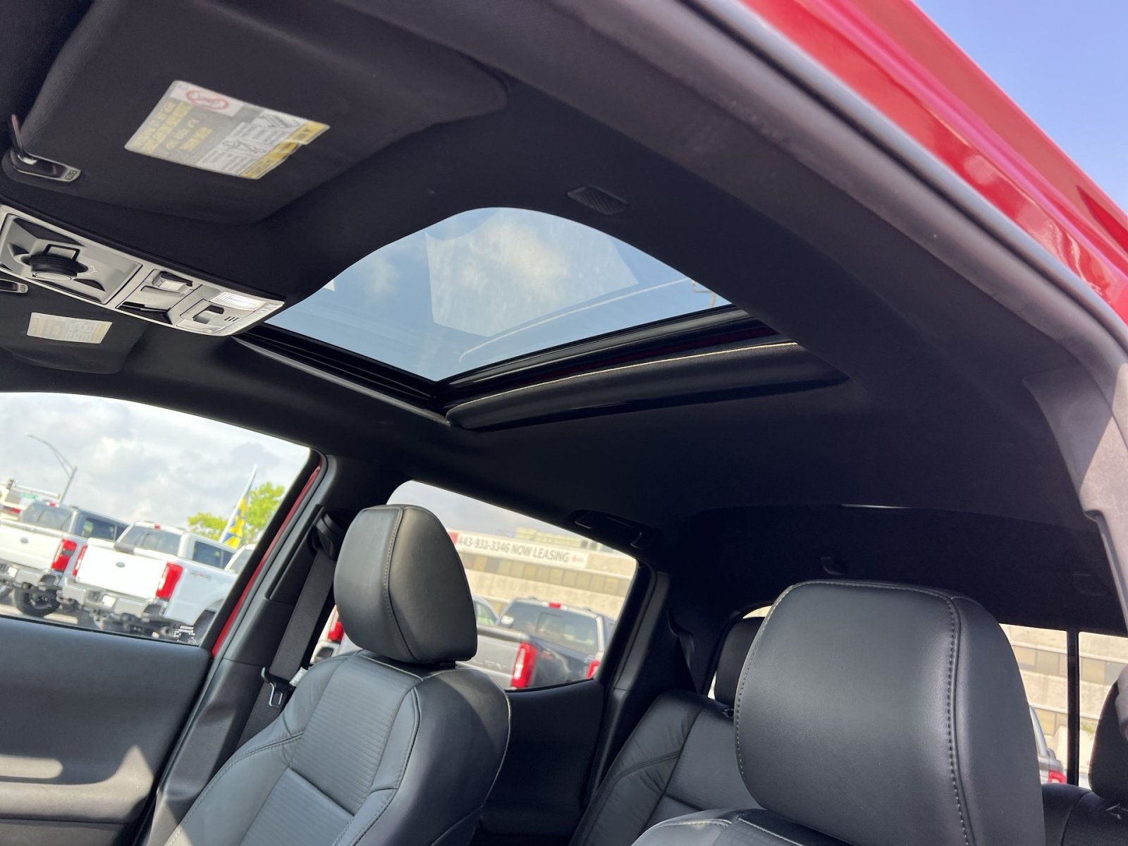 Used 2021 Toyota Tacoma TRD Off-Road w/ TRD Premium Off Road Package AWD/4WD image 24