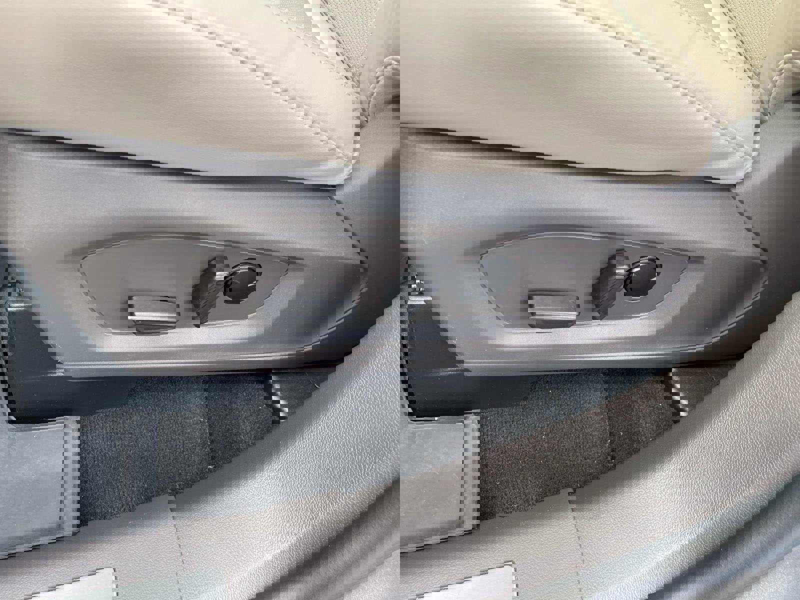 Certified 2023 Ford Explorer Platinum w/ Technology Package image 18