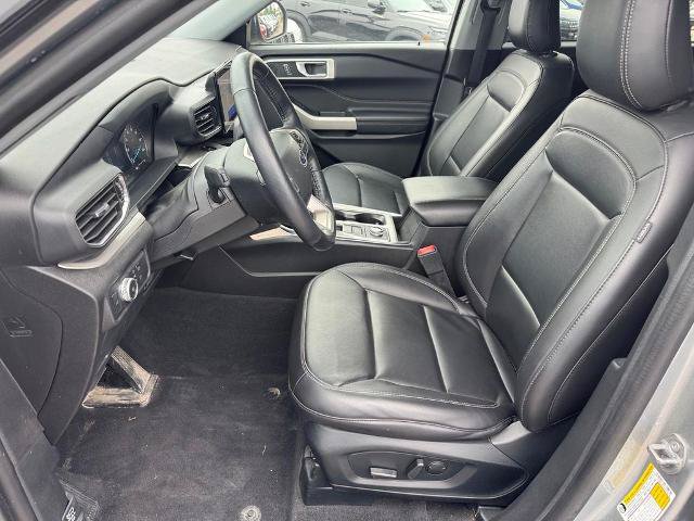 Certified 2022 Ford Explorer XLT w/ Equipment Group 202A AWD/4WD image 8