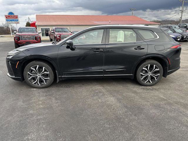 Used 2025 Toyota Crown Signia XLE image 6