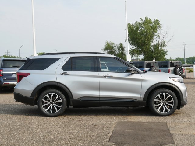 Certified 2024 Ford Explorer ST-Line w/ Class IV Trailer Tow Package AWD/4WD image 2