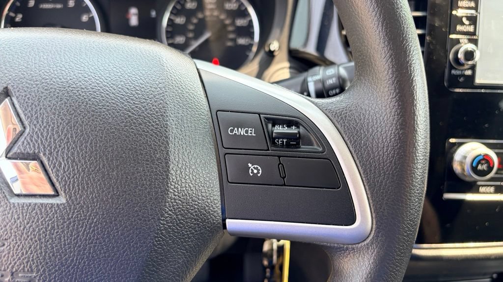 Used 2020 Mitsubishi Outlander ES FWD image 8