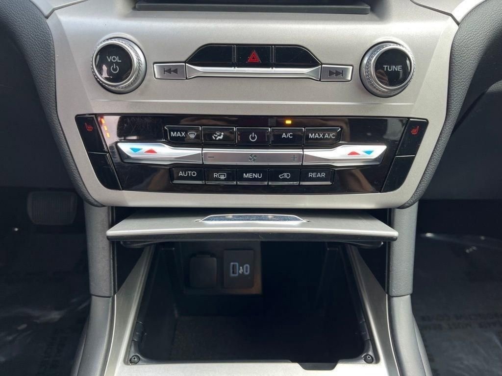 Certified 2023 Ford Explorer XLT AWD/4WD image 15