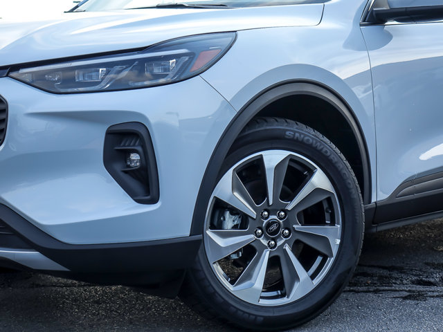 Certified 2025 Ford Escape Platinum AWD/4WD image 3