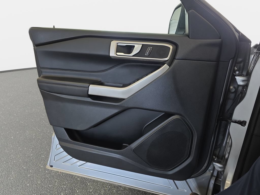 Certified 2023 Ford Explorer XLT AWD/4WD image 25