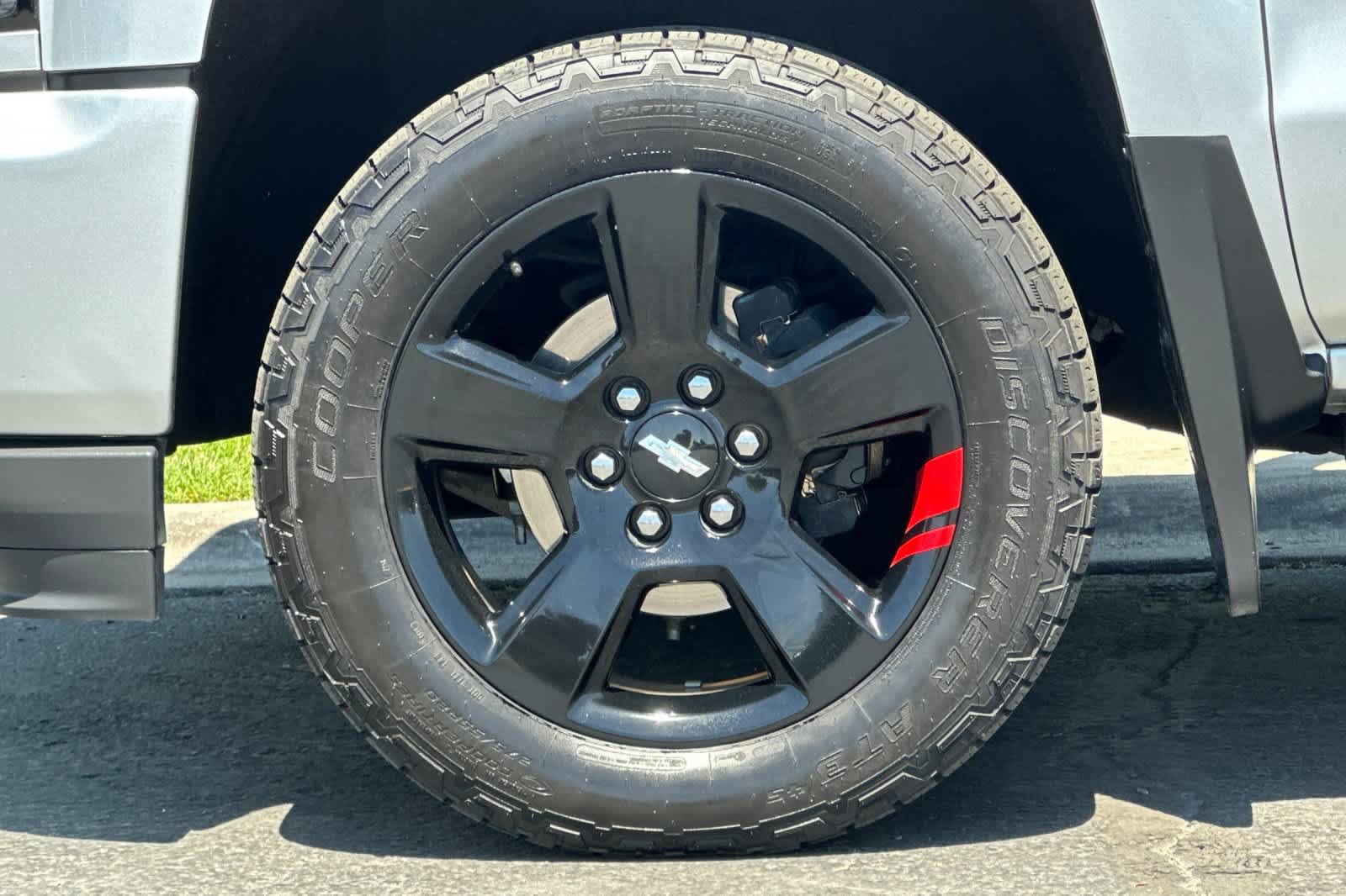 Used 2018 Chevrolet Silverado 1500 LTZ Z71 w/ Redline Edition AWD/4WD image 24