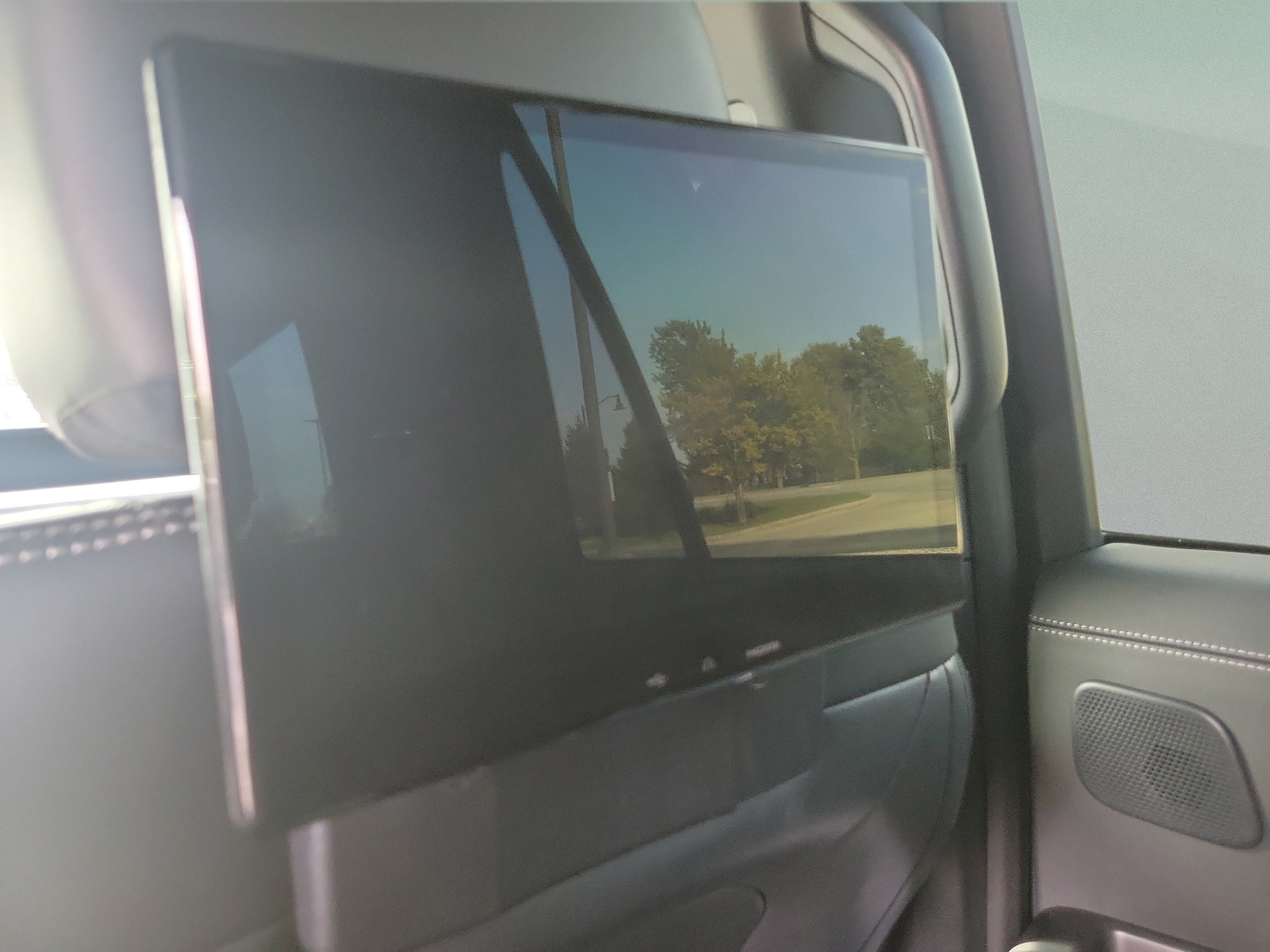 Certified 2026 Ford Expedition Max Platinum w/ Stealth Performance Package AWD/4WD image 14
