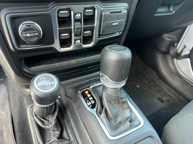 Used 2022 Jeep Gladiator Sport AWD/4WD image 18
