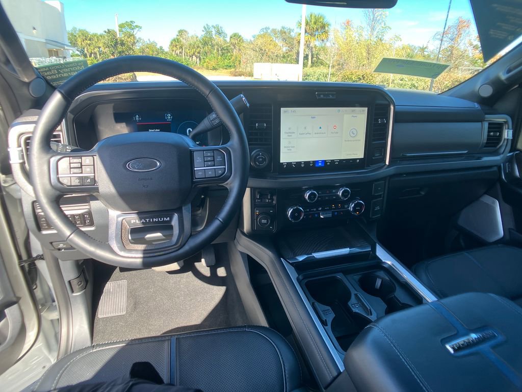 Certified 2025 Ford F450 Platinum w/ FX4 Off-Road Package AWD/4WD image 8
