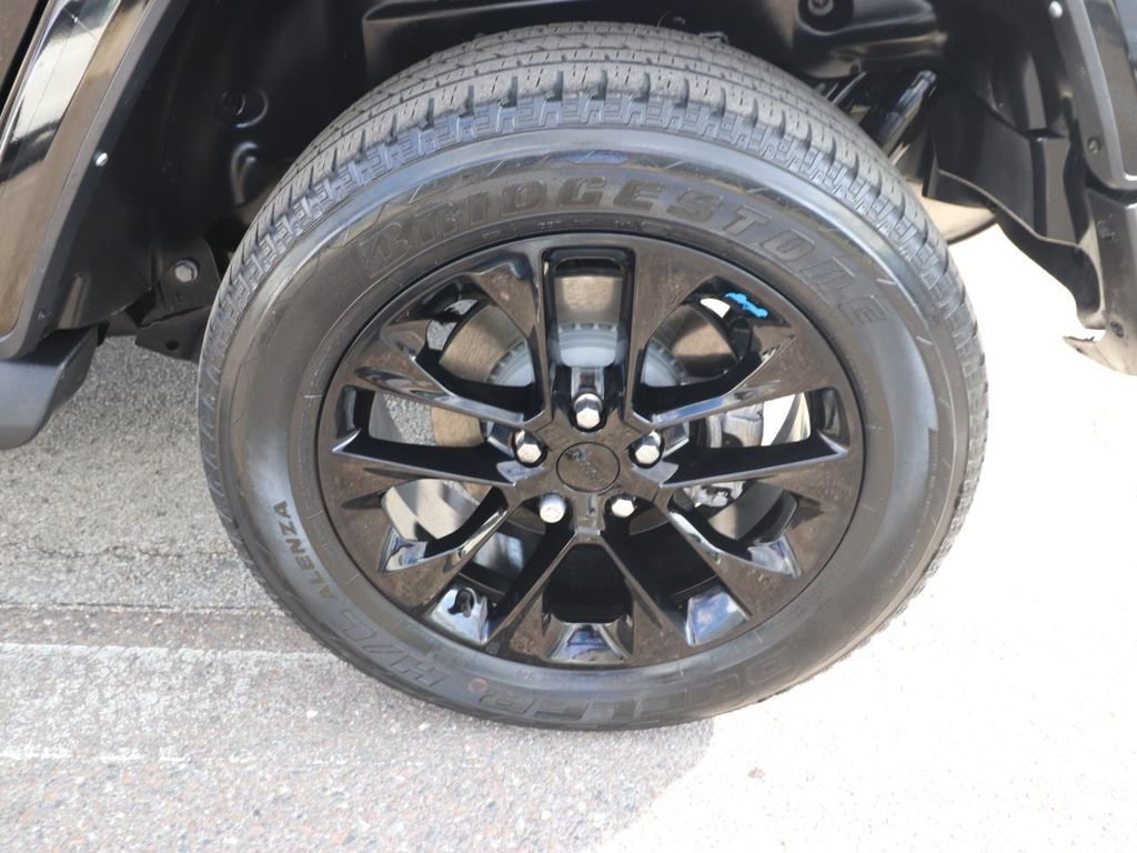 Used 2023 Jeep Wrangler Unlimited Sahara image 17