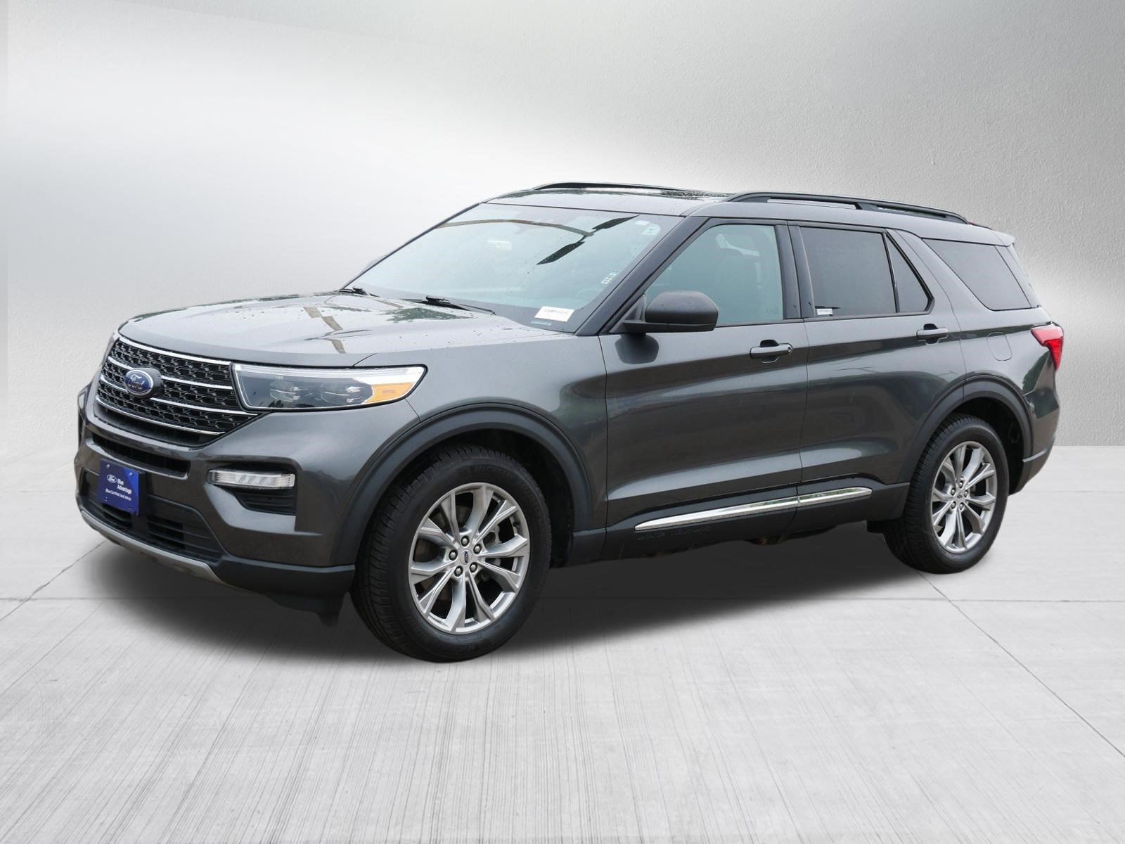 Certified 2020 Ford Explorer XLT w/ Equipment Group 202A AWD/4WD image 3