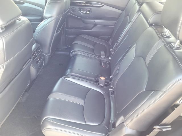 Used 2025 Honda Pilot Touring image 13