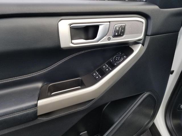 Certified 2022 Ford Explorer Limited w/ Equipment Group 301A image 11