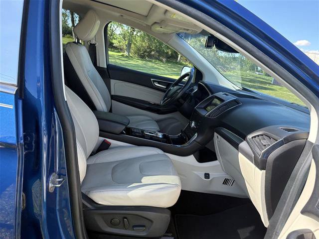 Certified 2020 Ford Edge Titanium w/ Equipment Group 301A AWD/4WD image 35