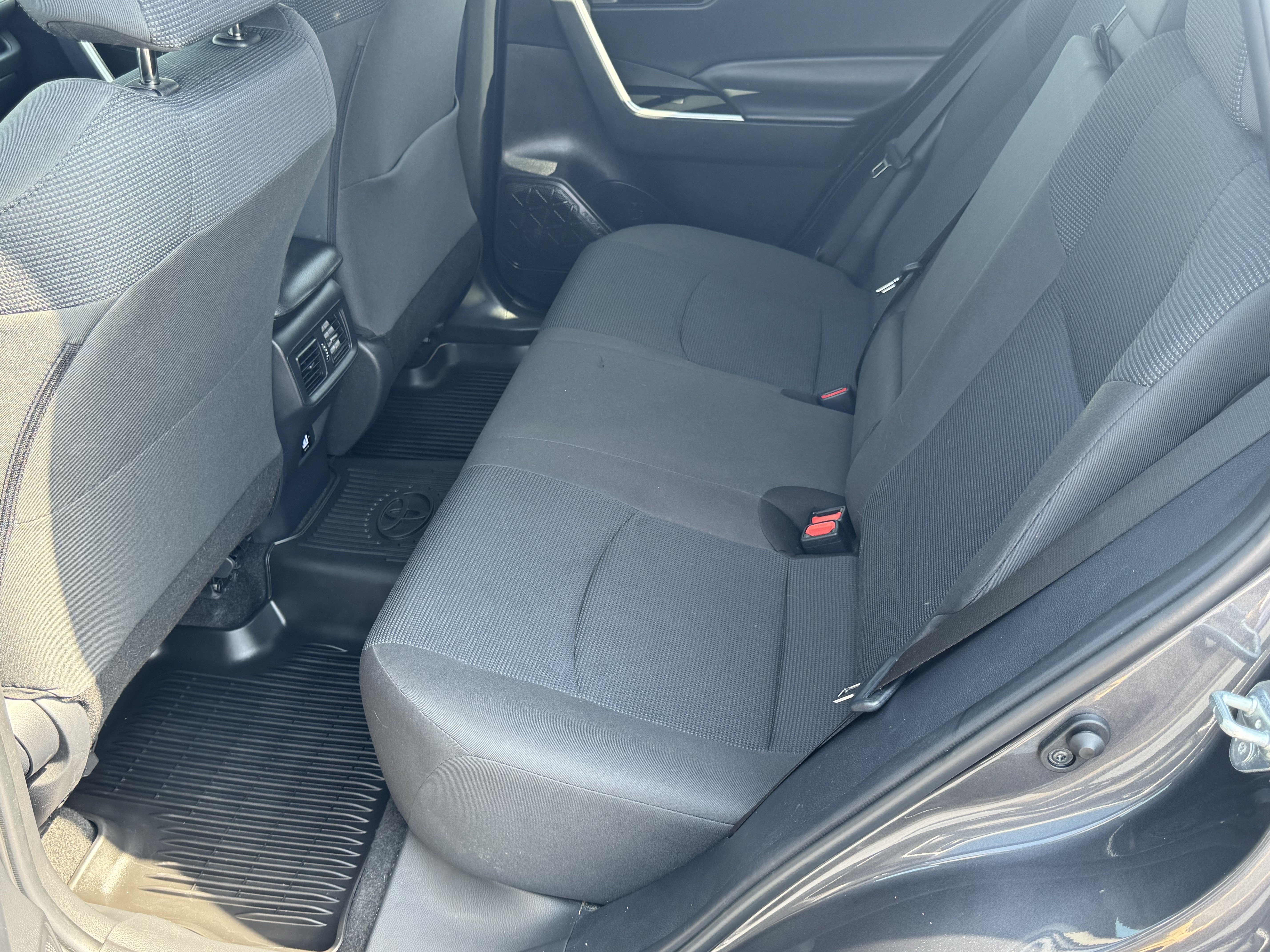 Used 2024 Toyota RAV4 LE FWD image 21