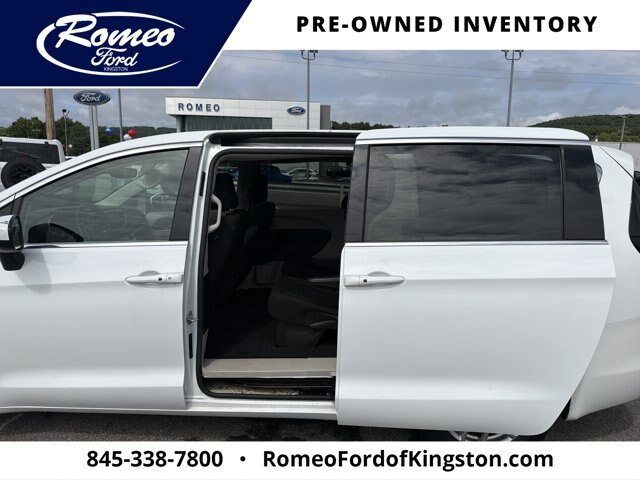 Used 2023 Chrysler Voyager LX FWD image 25