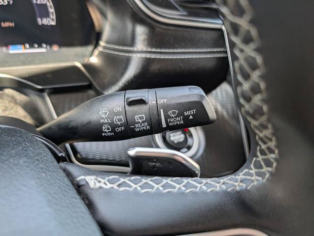 Used 2023 Jeep Grand Cherokee Laredo AWD/4WD image 26