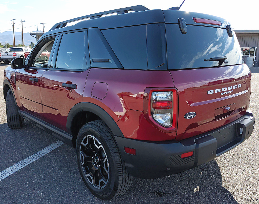 Certified 2026 Ford Bronco Sport Outer Banks AWD/4WD image 4