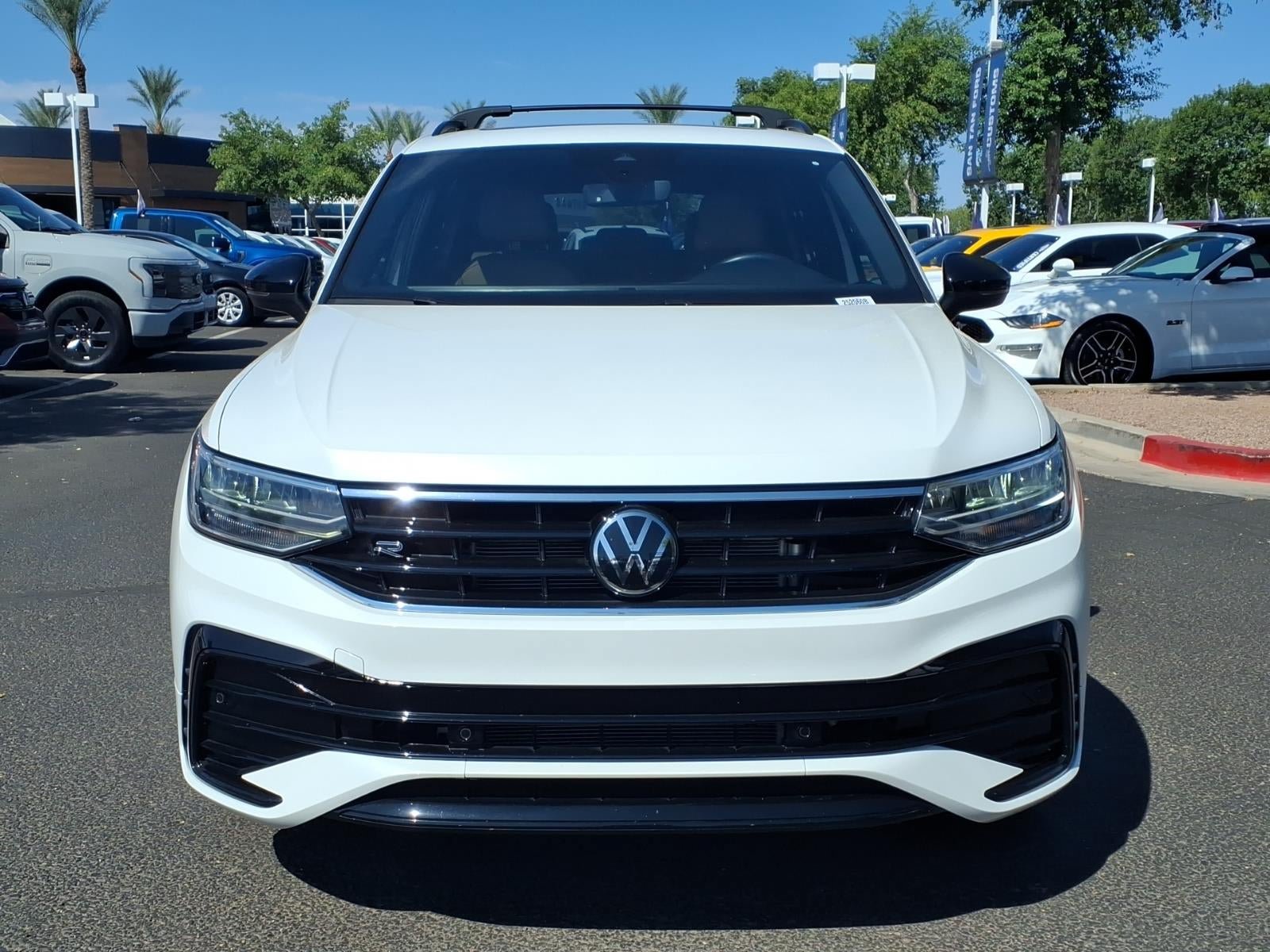 Used 2024 Volkswagen Tiguan SE R-Line FWD image 2