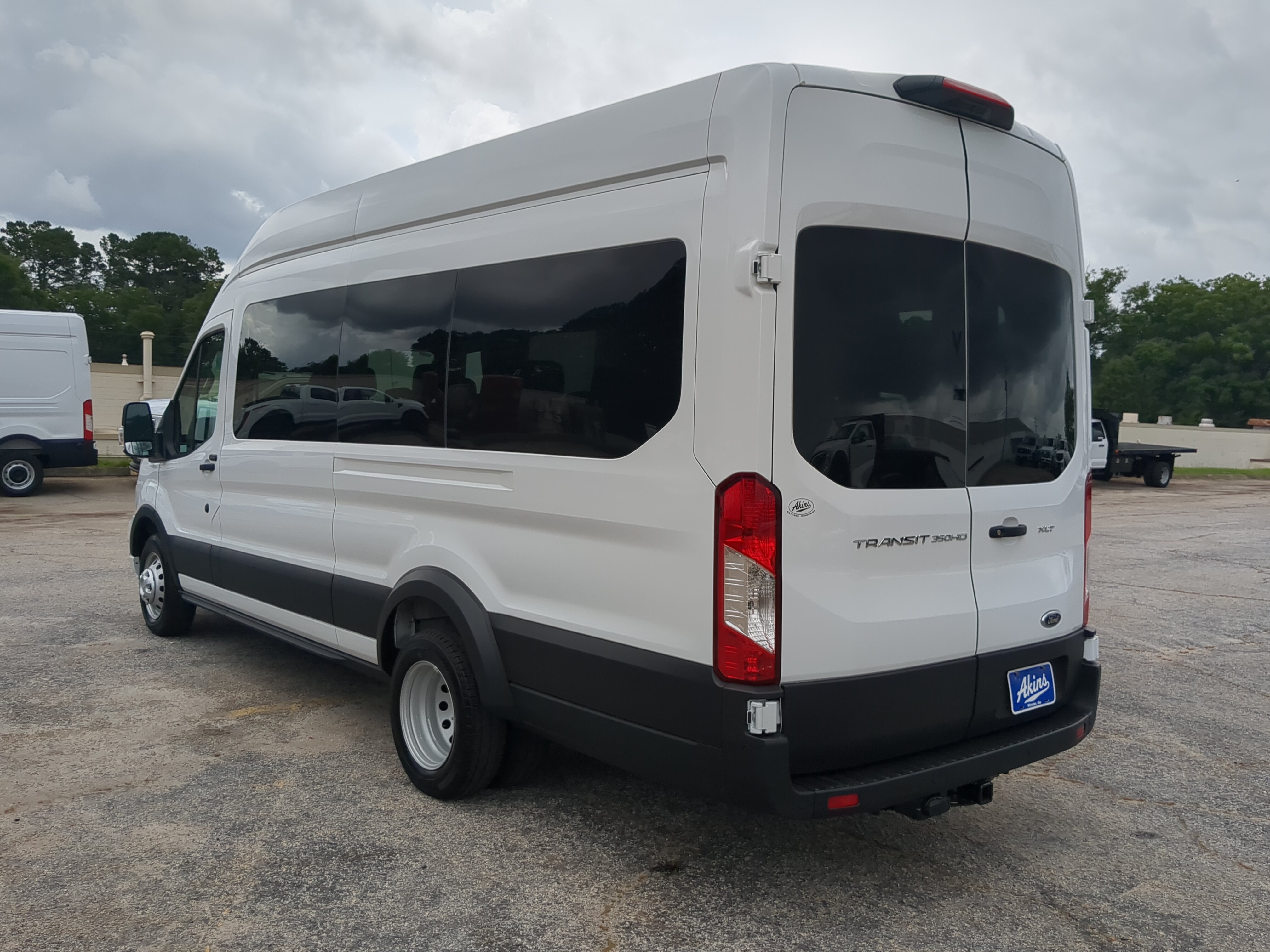 Certified 2025 Ford Transit 350 XLT RWD image 5