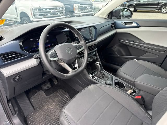 Used 2024 Volkswagen Taos SE w/ Panoramic Sunroof Package AWD/4WD image 7