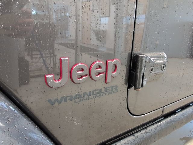 Used 2019 Jeep Wrangler Unlimited Rubicon w/ Dual Top Group AWD/4WD image 11